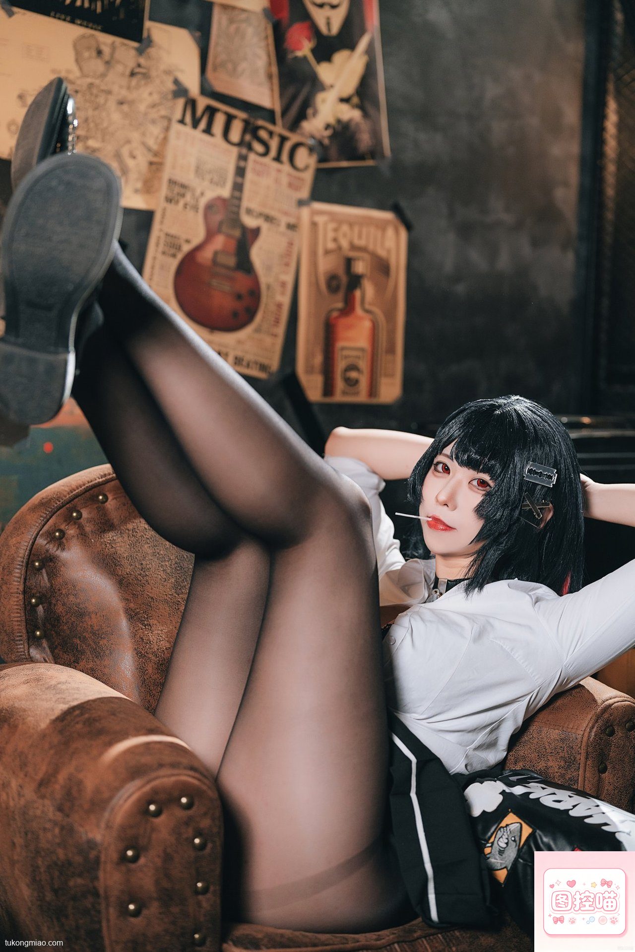 小空sora白衬衫黑丝演绎艾莲乔，漫展返图鲨疯了 cosplay写真 第3张