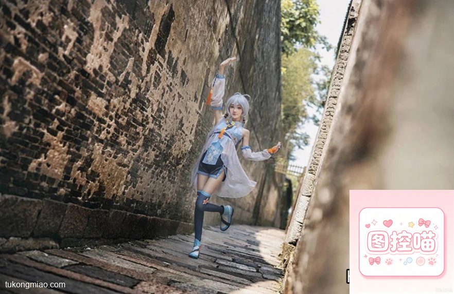 南桃momoko漫展返图:旗袍红女巫造型惊艳 cosplay写真 第1张