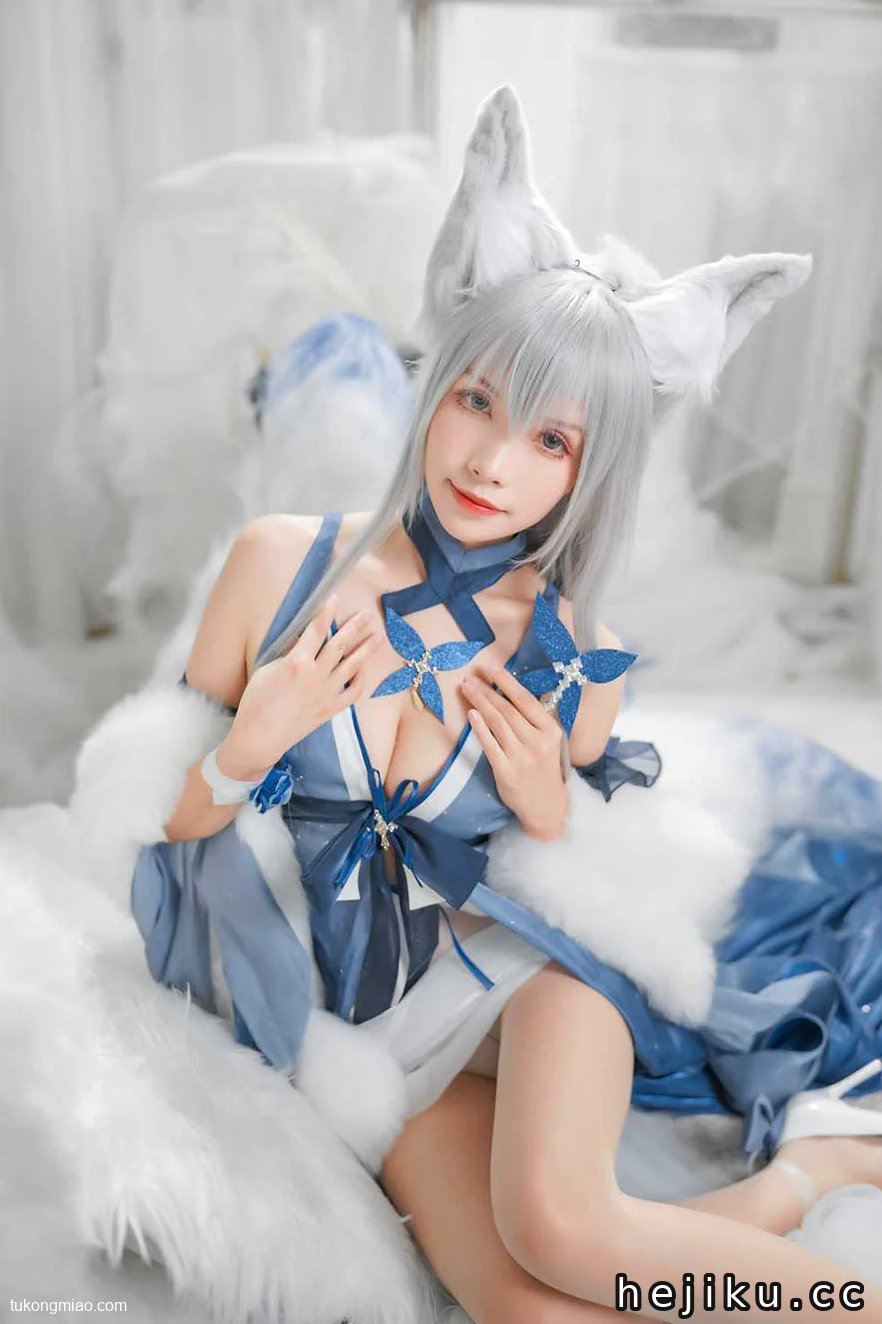 漫展现场:Neko薇薇路易九世cosplay返图合集 cosplay写真 第2张