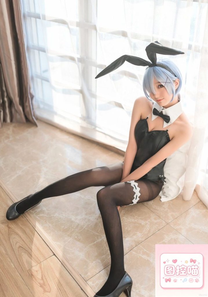 木绵绵cosplay写真合集赏析：蕾姆兔女郎与JK制服多风格