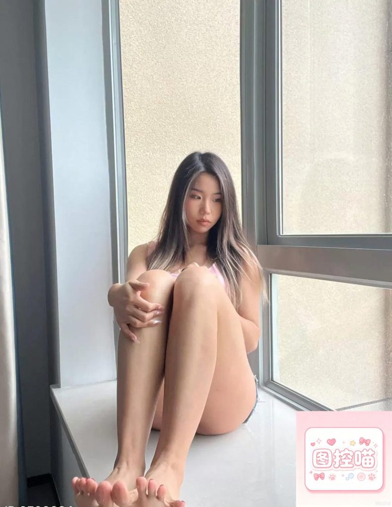 黑饱宝十组写真图集赏析：柔光镜影中定格真实心情