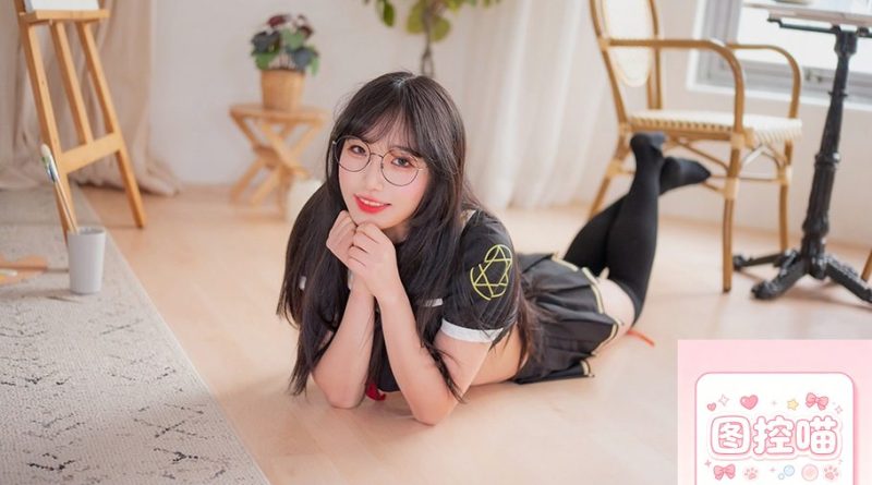 韩国COSER Sooflower写真合集：多风格造型与影像氛围赏析