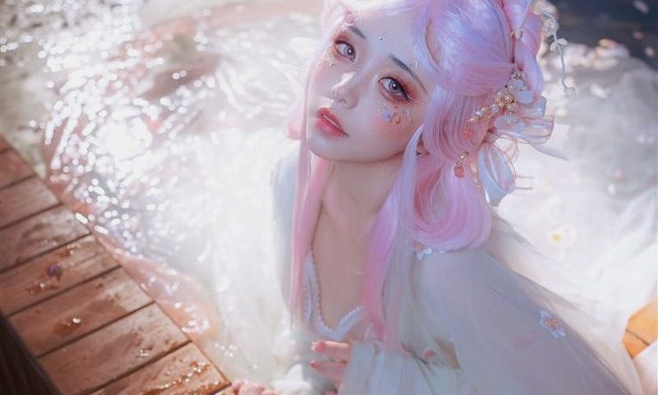 爆机喵小吉临江仙Cosplay古风池景写真赏析与图包整理